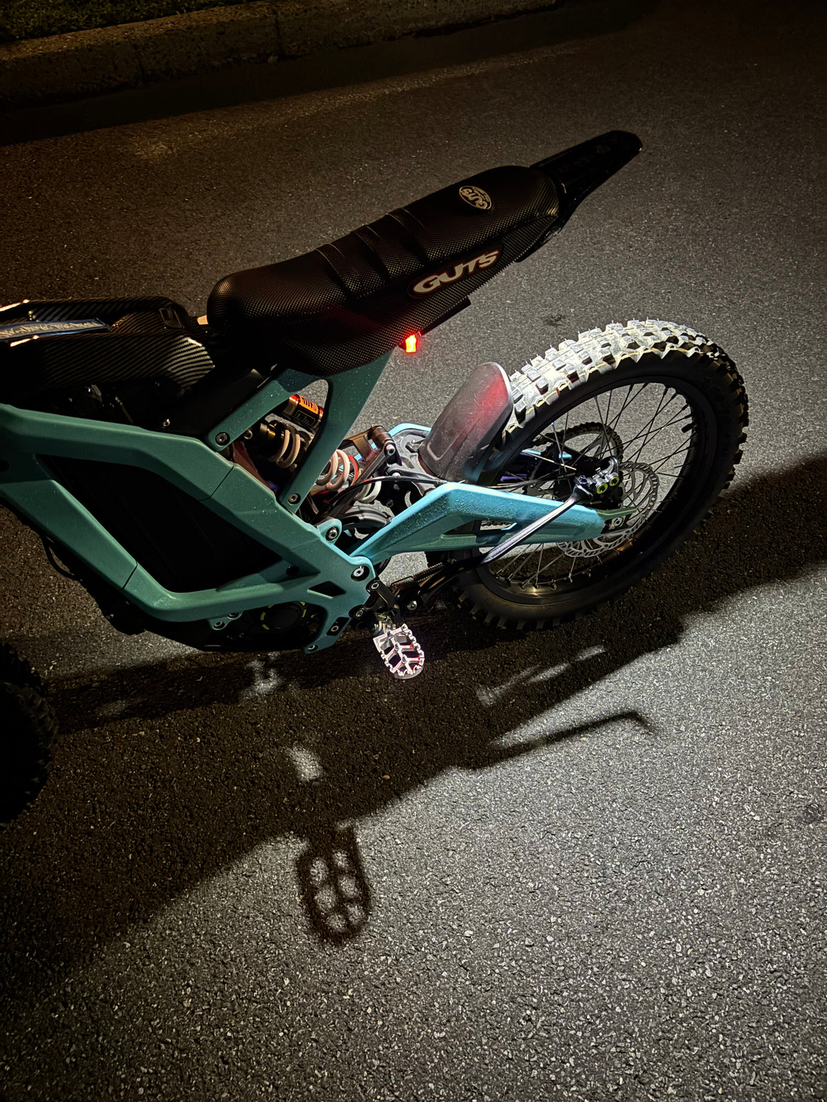 EMW Battery Powered Rock light