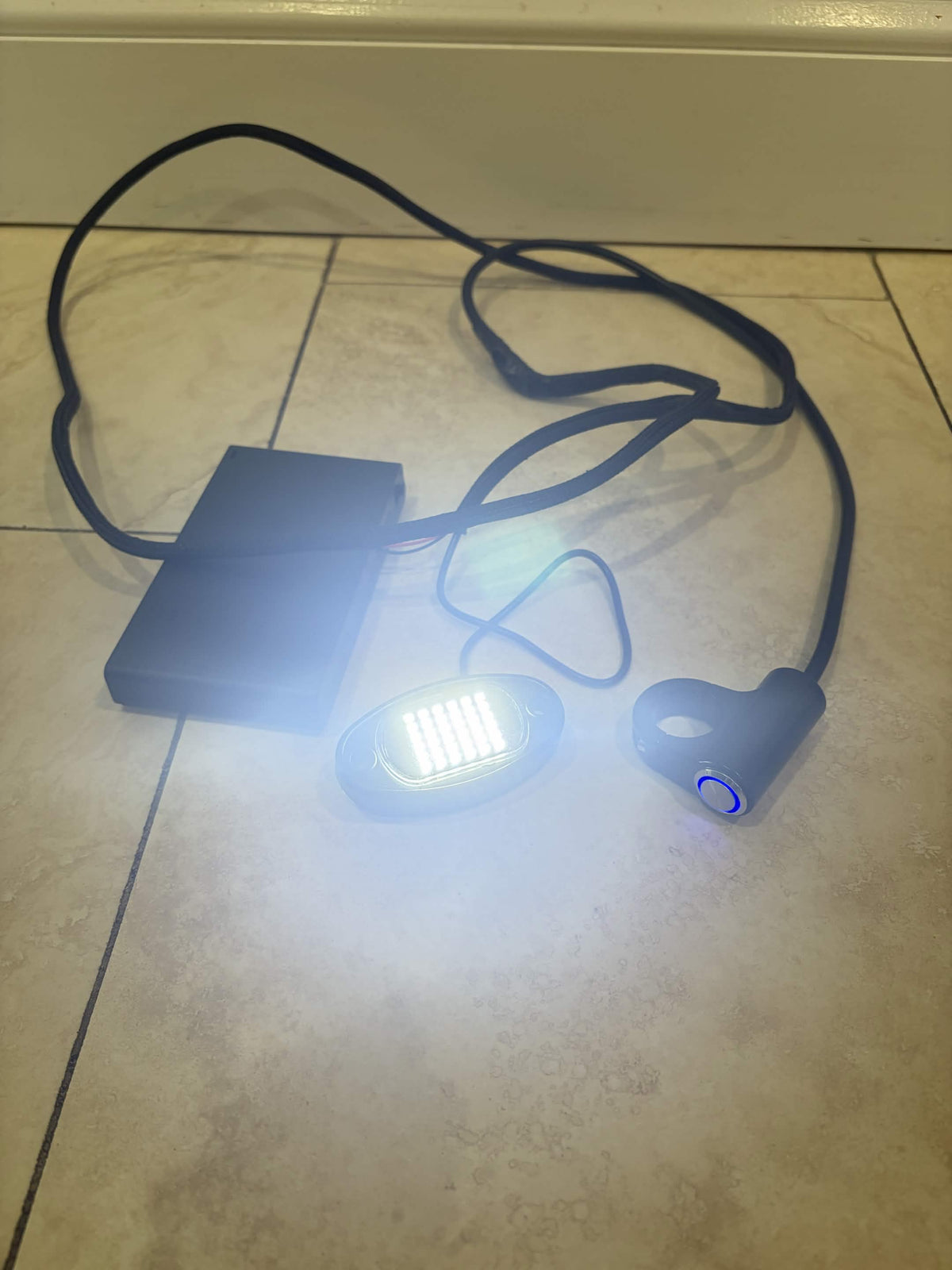 EMW Battery Powered Rock light